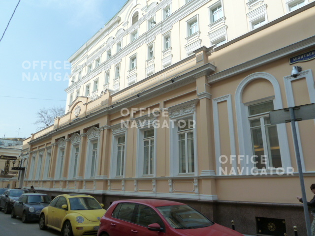Субаренда офиса 712 м², 3 этаж, в бизнес-центре Леонтьевский пер., 25
