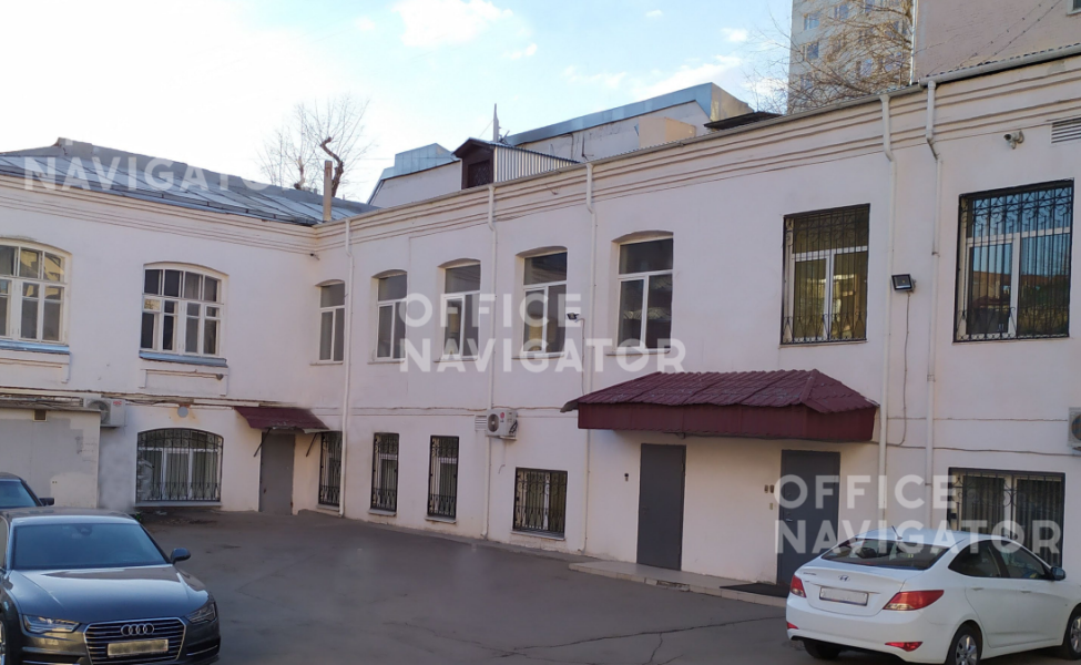 Аренда офиса 270 м², 1 этаж, в бизнес-центре Старопименовский пер., 11, стр. 3
