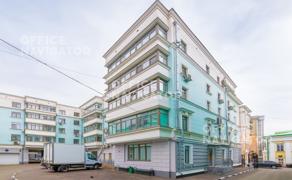 Продажа офиса 128.6 м², 1 этаж, в бизнес-центре Леонтьевский пер., 11
