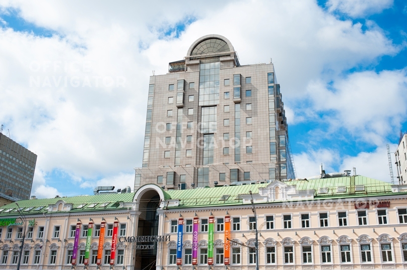 Аренда офиса 1000 м², 1 этаж, в бизнес-центре Смоленский Пассаж
