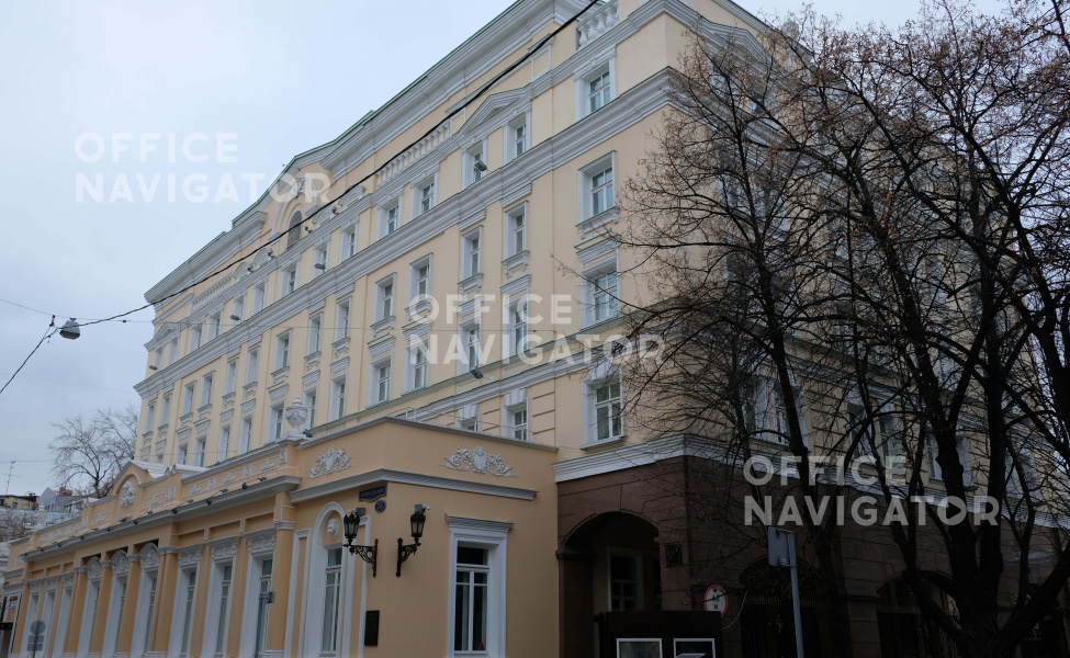 Субаренда офиса 712 м², 3 этаж, в бизнес-центре Леонтьевский пер., 25

