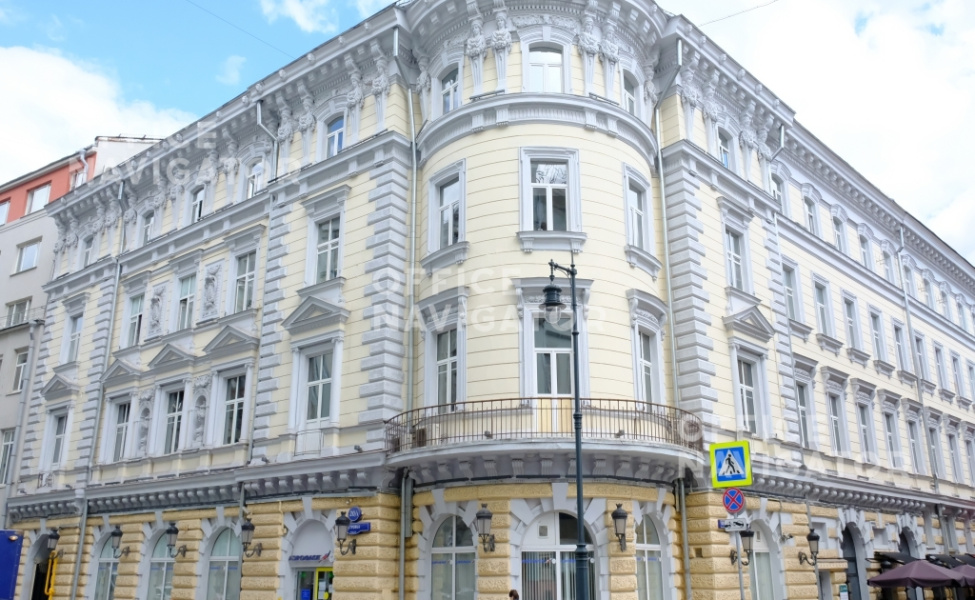 Аренда офиса 240 м², 1 этаж, в бизнес-центре Петровка ул., 20/1
