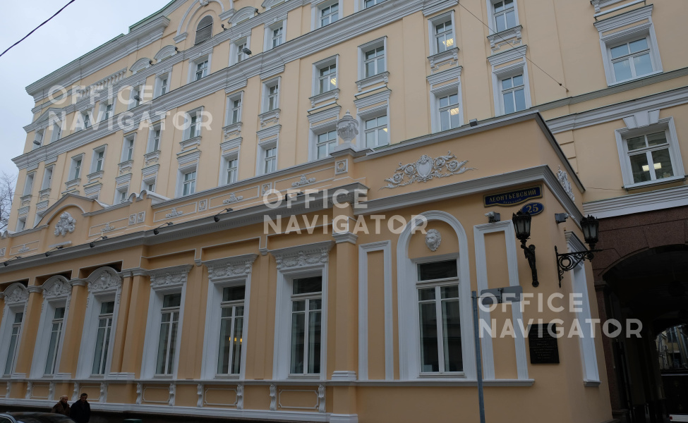 Субаренда офиса 712 м², 3 этаж, в бизнес-центре Леонтьевский пер., 25
