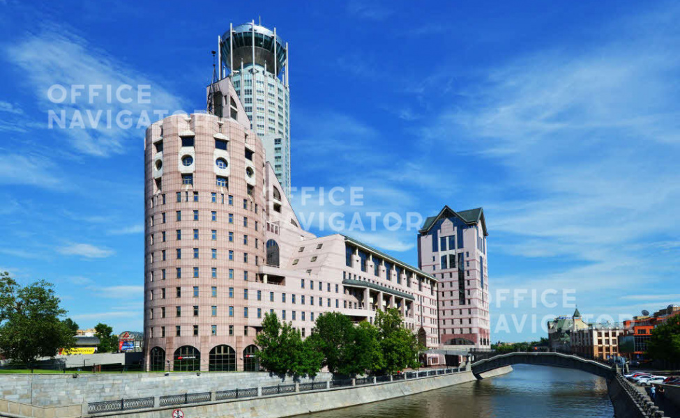 Аренда офиса 266 м², 3 этаж, в бизнес-центре Riverside Towers Performing Arts Center
