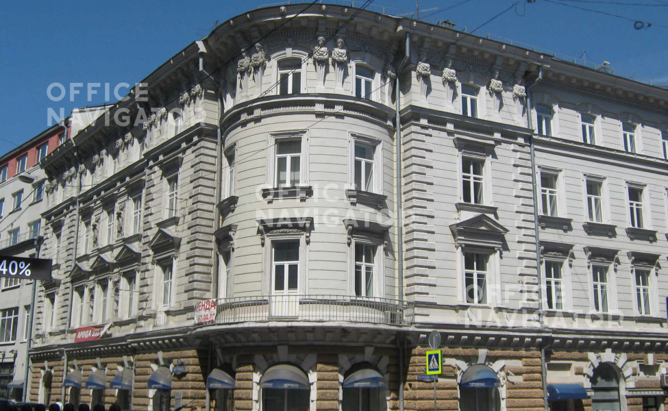 Аренда офиса 240 м², 1 этаж, в бизнес-центре Петровка ул., 20/1
