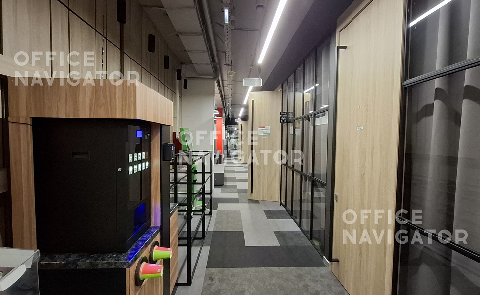 Аренда офиса 1551 м², 1-3 этаж, в бизнес-центре  Новь
