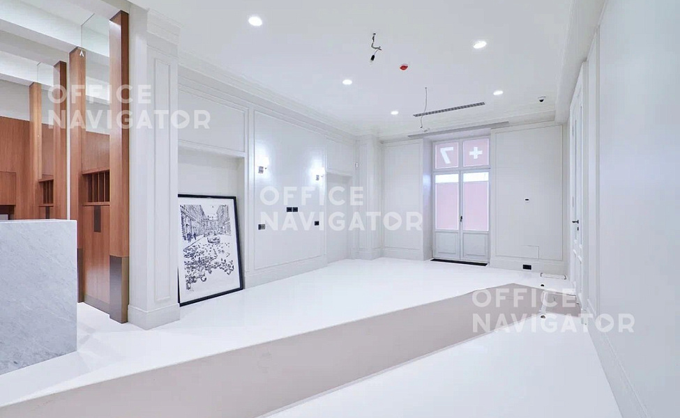 Аренда офиса 322 м², 2 этаж, в бизнес-центре Петровка ул., 18
