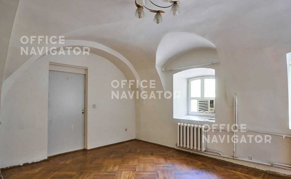 Аренда офиса 1300 м², 1-3 этаж, в бизнес-центре Земляной Вал ул., 39/1, стр. 2

