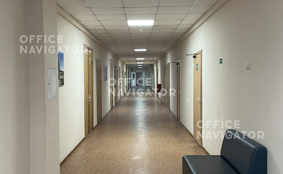 Аренда офиса 1700 м², 2 этаж, в бизнес-центре Регул 
