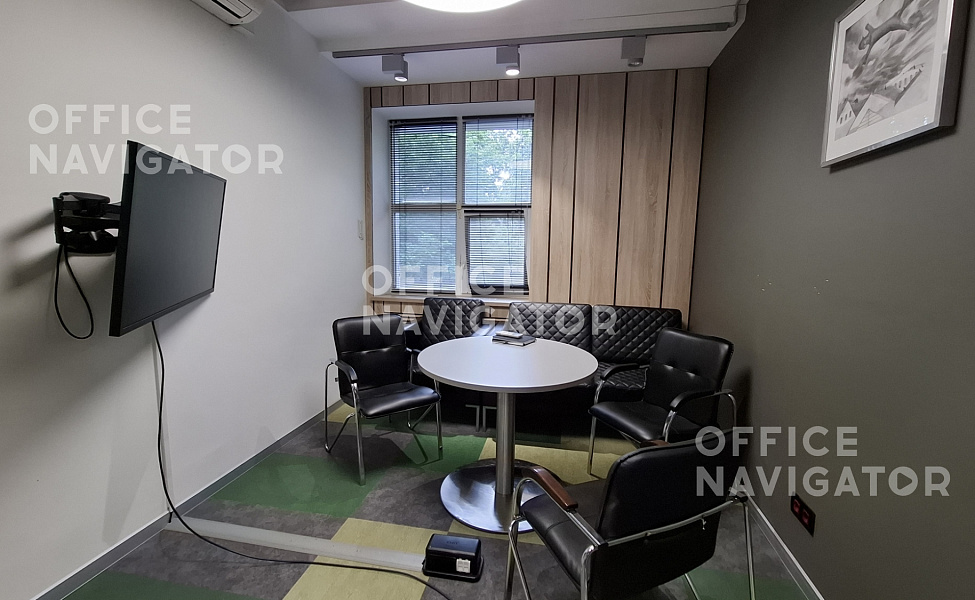 Аренда офиса 1551 м², 1-3 этаж, в бизнес-центре  Новь
