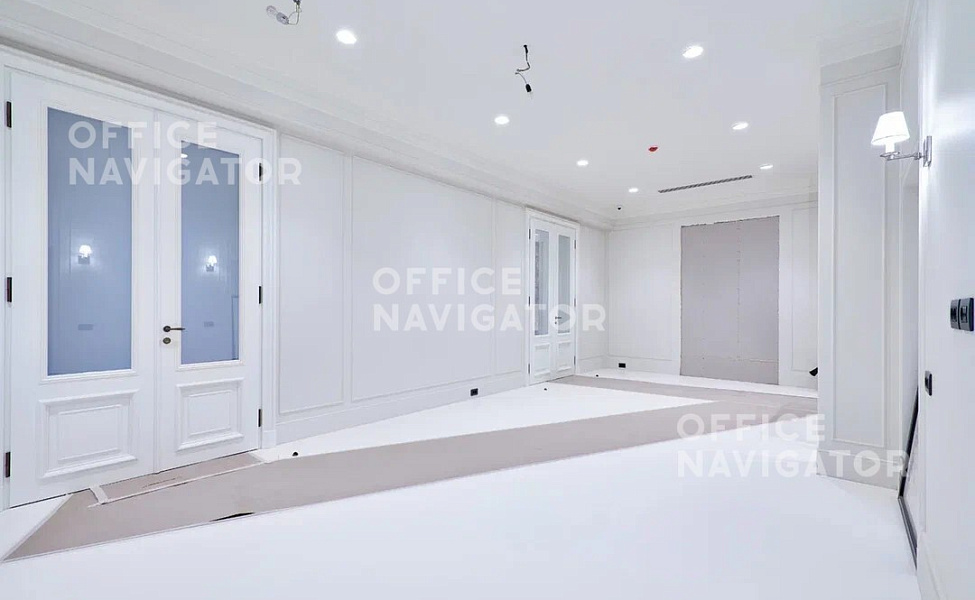 Аренда офиса 322 м², 2 этаж, в бизнес-центре Петровка ул., 18
