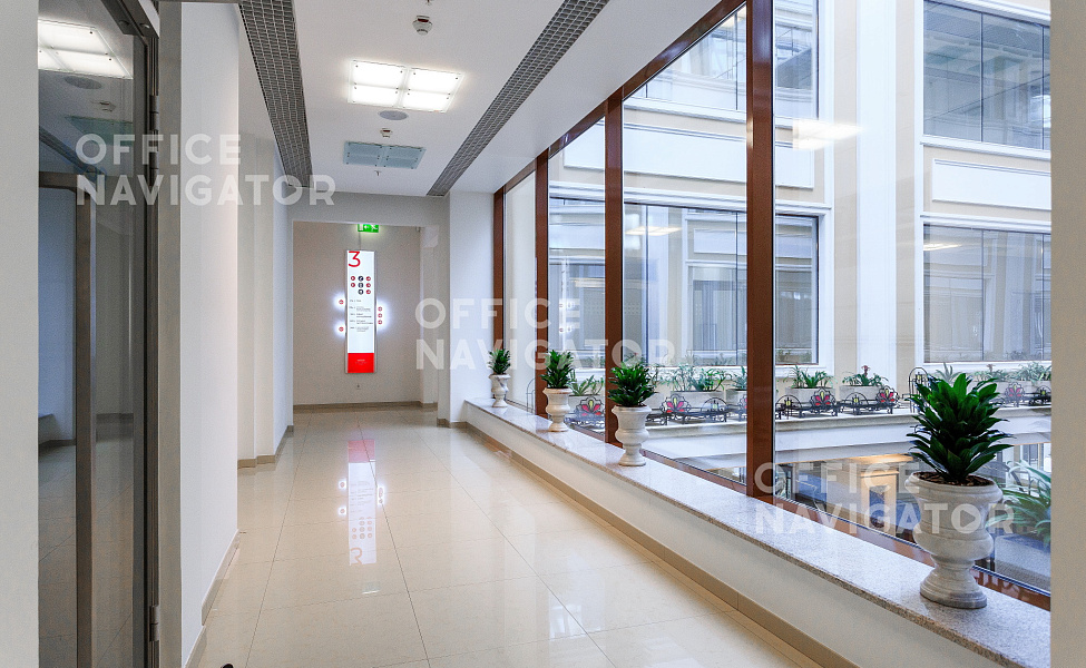 <name>Аренда офиса 852.7 м², 3 этаж, в бизнес-центре Никольская Плаза</name>
