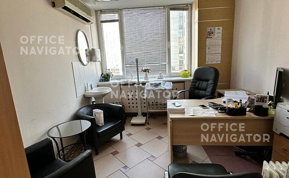 Аренда офиса 305.1 м², 4 этаж, в бизнес-центре Калужский
