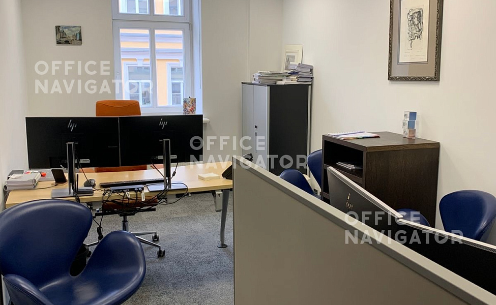 Субаренда офиса 712 м², 3 этаж, в бизнес-центре Леонтьевский пер., 25
