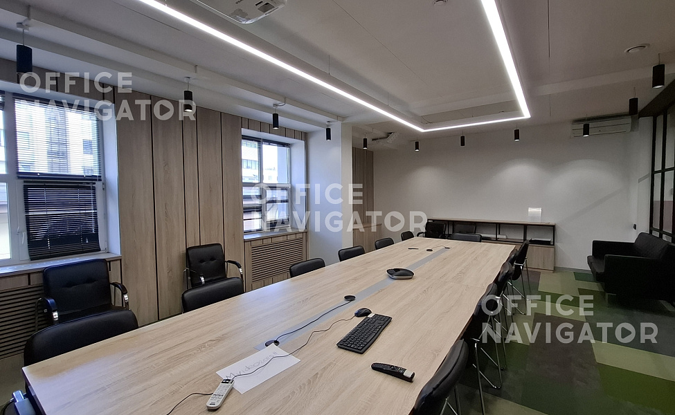 Аренда офиса 1551 м², 1-3 этаж, в бизнес-центре  Новь
