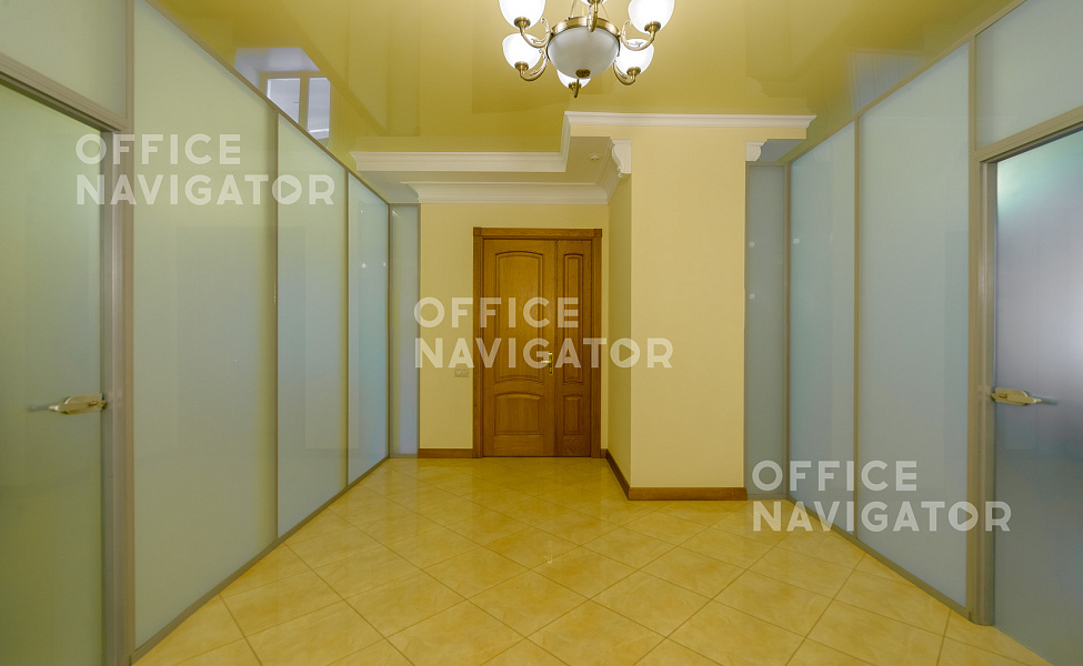 <name>Продажа офиса 128.6 м², 1 этаж, в бизнес-центре Леонтьевский пер., 11</name>
