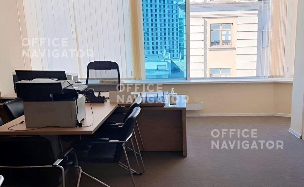 <name>Аренда офиса 560.9 м², 8 этаж, в бизнес-центре Святогор IV</name>
