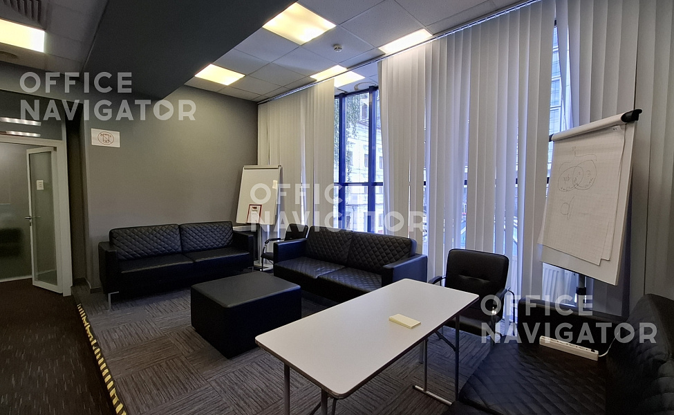 Аренда офиса 363 м², 2 этаж, в бизнес-центре  Новь
