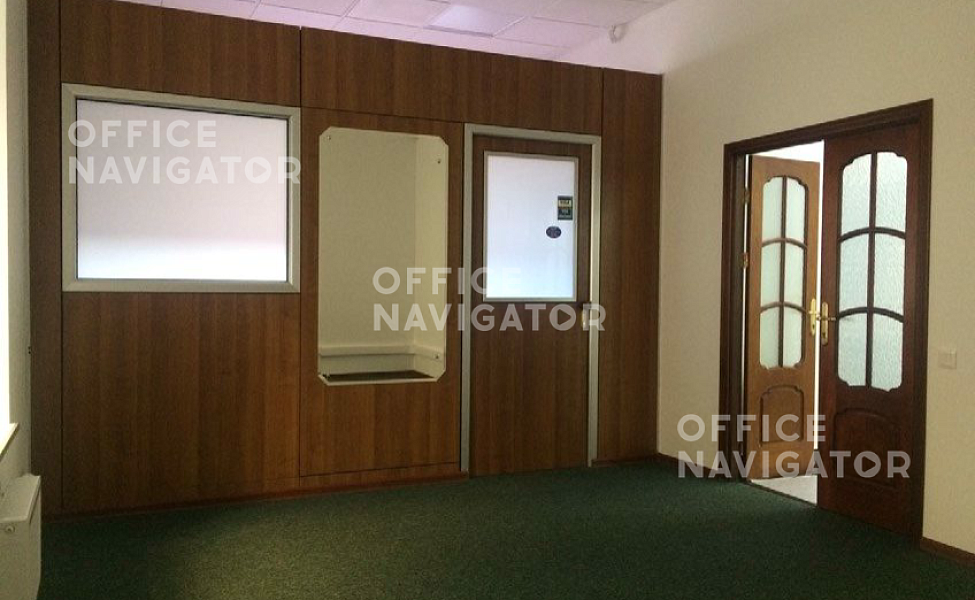 Аренда офиса 330 м², 1 этаж, в бизнес-центре 
