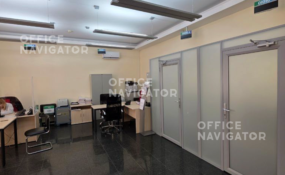 Аренда офиса 330 м², 1 этаж, в бизнес-центре 
