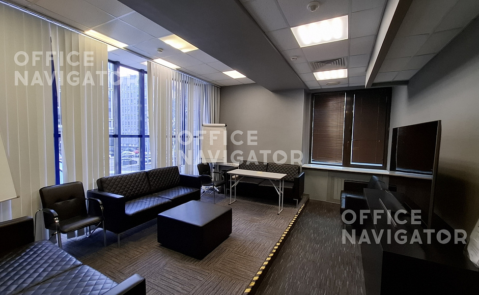 Аренда офиса 363 м², 2 этаж, в бизнес-центре  Новь
