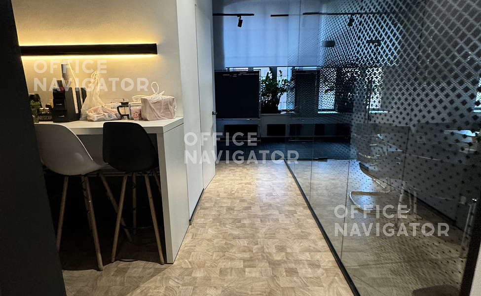 Аренда офиса 409 м², 2 этаж, в бизнес-центре Буревестник
