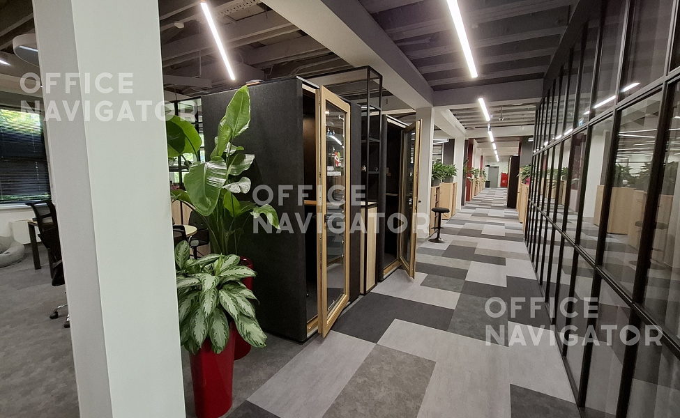 Аренда офиса 1551 м², 1-3 этаж, в бизнес-центре  Новь
