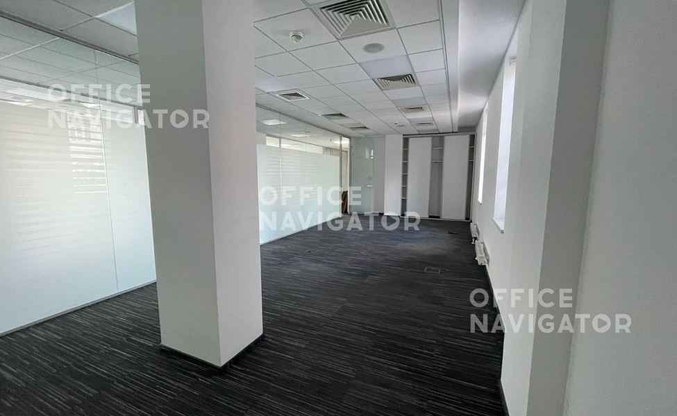 Субаренда офиса 468.5 м², 3 этаж, в бизнес-центре 
