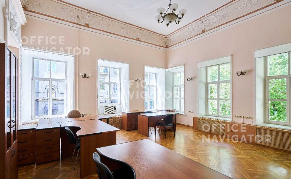 Аренда офиса 1300 м², 1-3 этаж, в бизнес-центре Земляной Вал ул., 39/1, стр. 2
