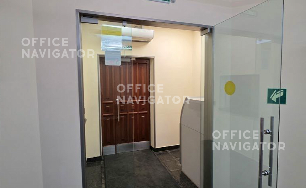 Аренда офиса 330 м², 1 этаж, в бизнес-центре 
