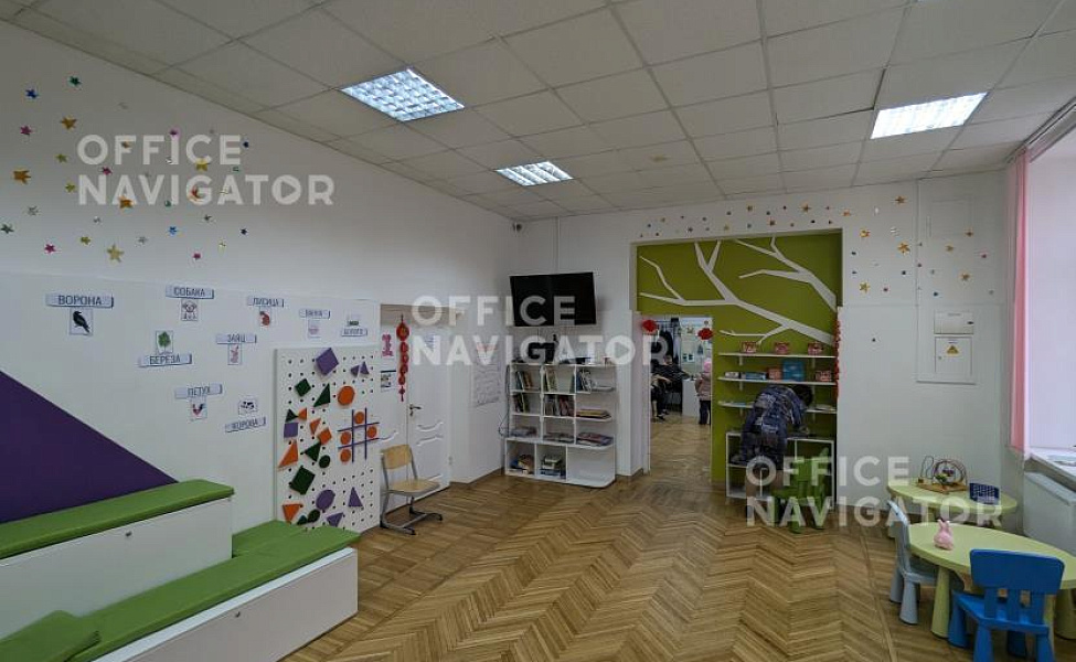 Аренда офиса 400 м², 3 этаж, в бизнес-центре Предтеченский М. пер., 1/2
