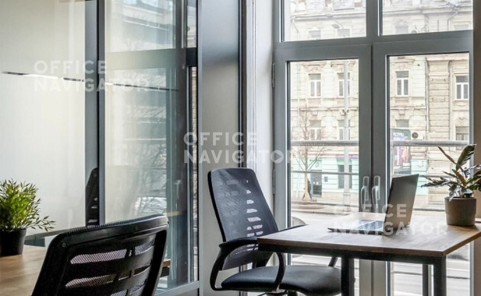 Субаренда офиса 1972 м², 1-7 этаж, в бизнес-центре 
