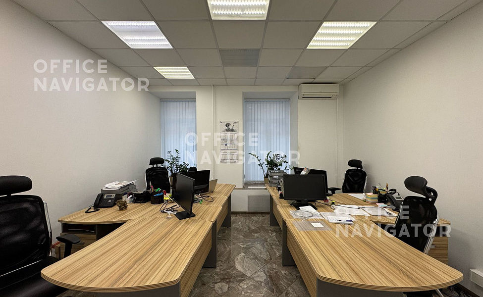 Аренда офиса 363 м², 1 этаж, в бизнес-центре Лесная ул., 43

