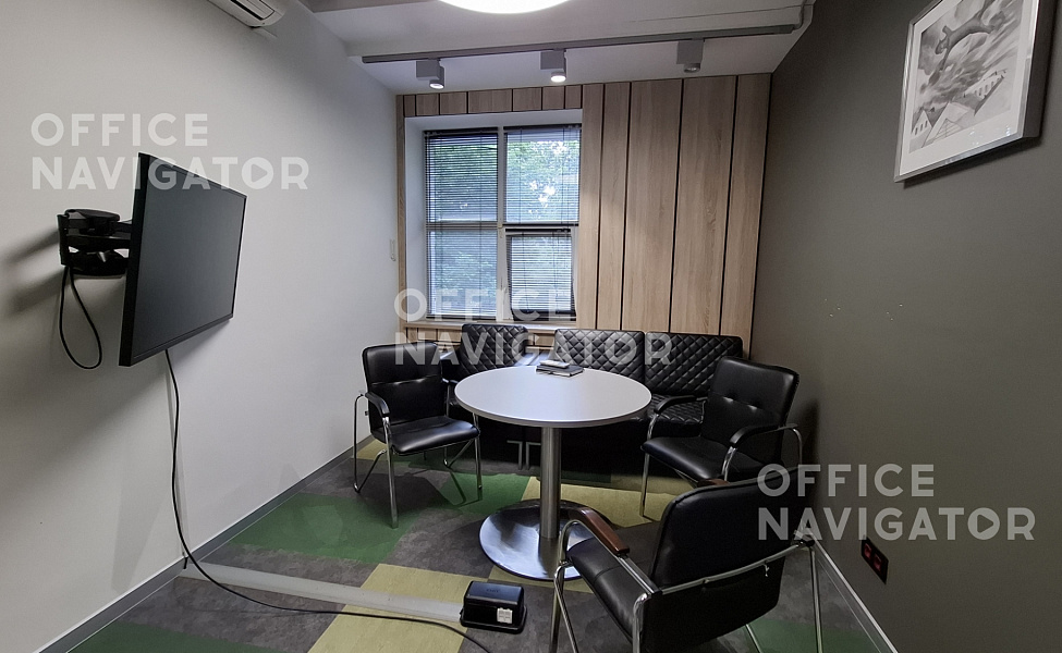 Аренда офиса 1551 м², 1-3 этаж, в бизнес-центре  Новь
