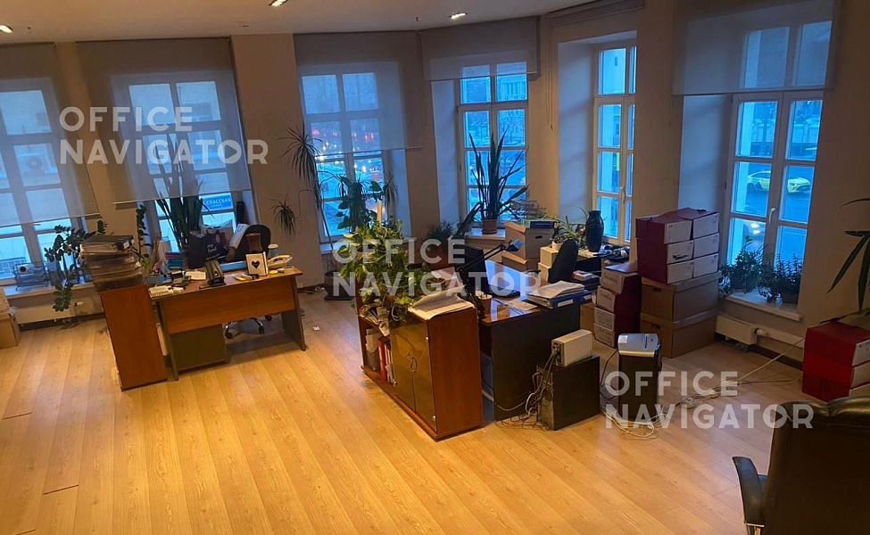 <name>Аренда офиса 175 м², 2 этаж, в бизнес-центре Бизнес центр на Спасской</name>
