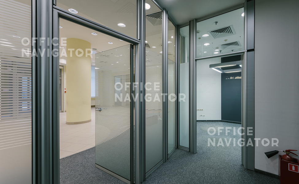 Аренда офиса 300 м², 1 этаж, в бизнес-центре Романов Двор I
