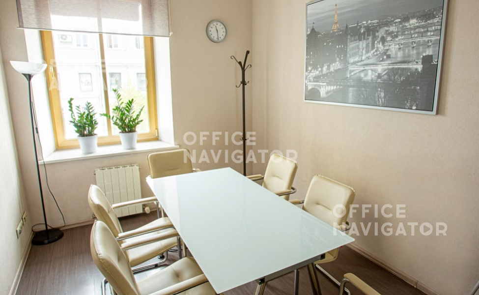 Аренда офиса 120 м², 2 этаж, в бизнес-центре 
