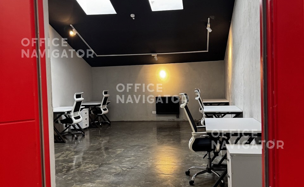 Субаренда офиса 2415 м², мансарда этаж, в бизнес-центре 

