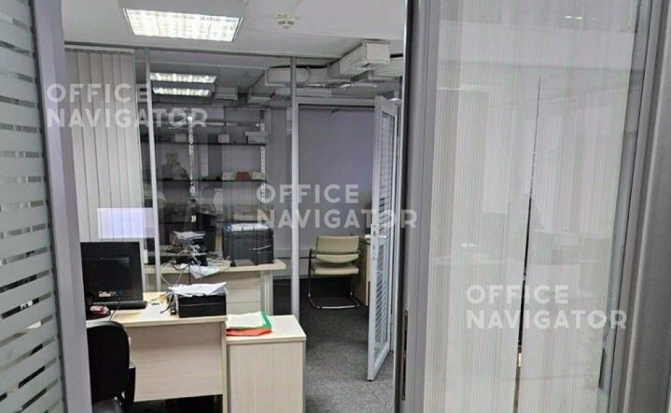 <name>Аренда офиса 300 м², 1 этаж, в бизнес-центре Кубик А</name>
